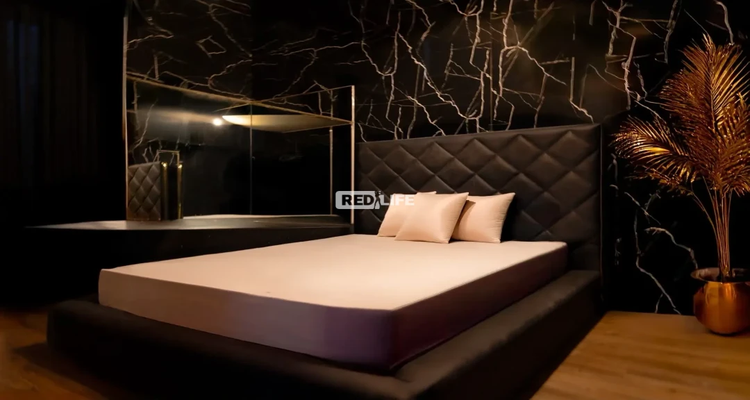 Ženská majitelka, 24hodinová recepce, mezinárodní