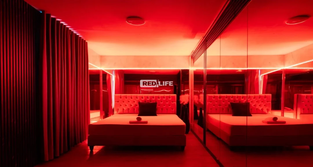 Ženská majitelka, 24hodinová recepce, mezinárodní