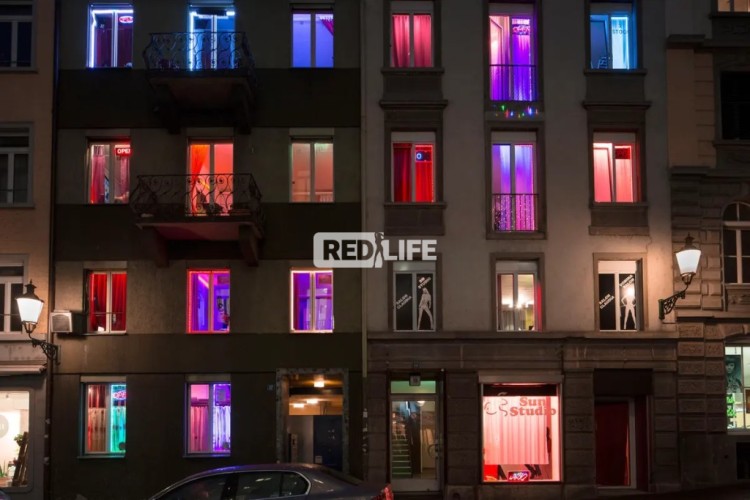 Kabinková práce Laufhaus Zürich vysoké